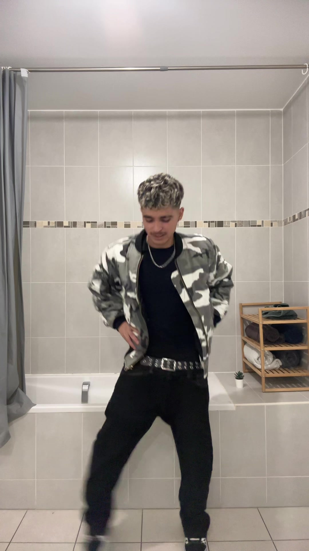 @Mzb0y222