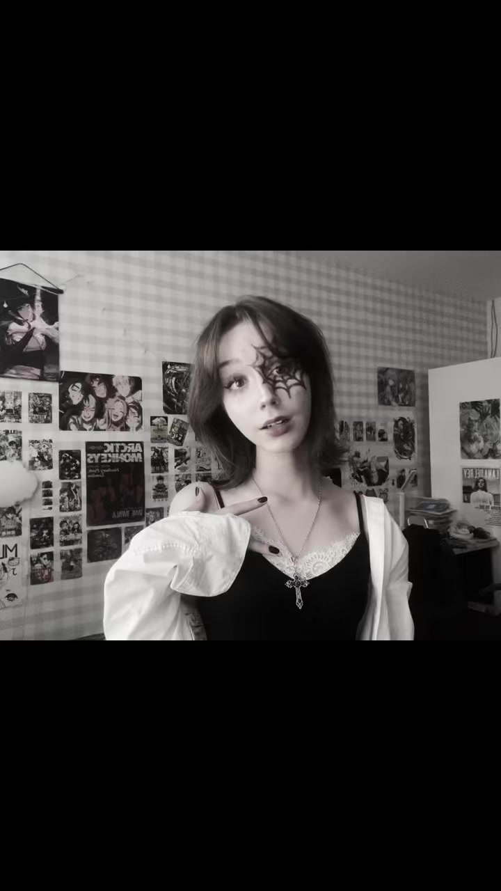 @reina🥀🖤