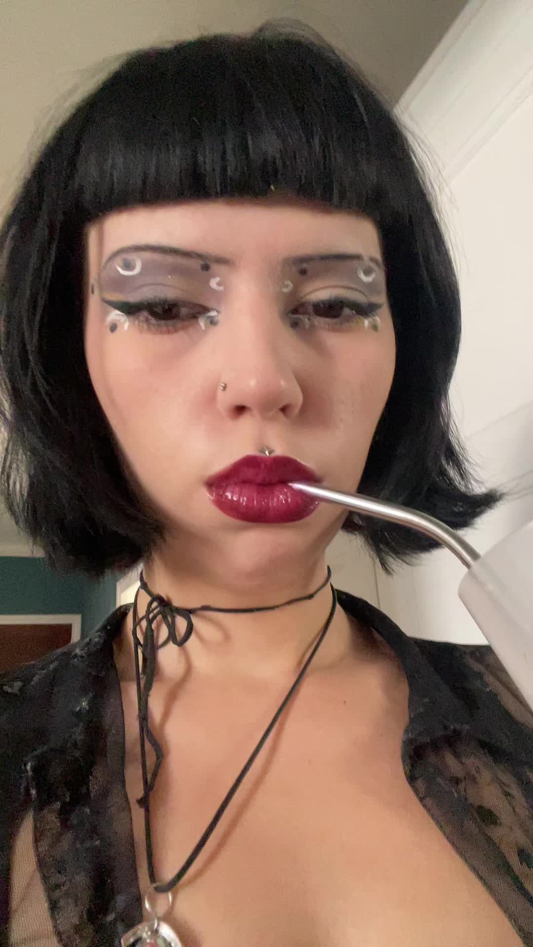 @Julia 🩴🫦