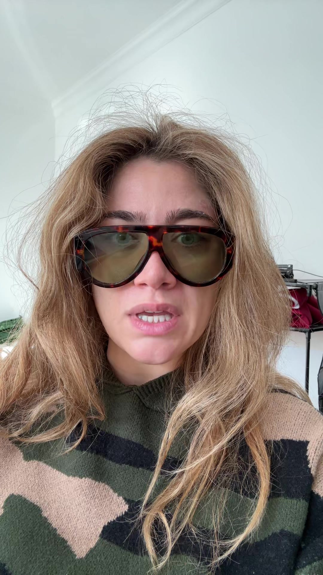 @Delusional bimbo 👑👑
