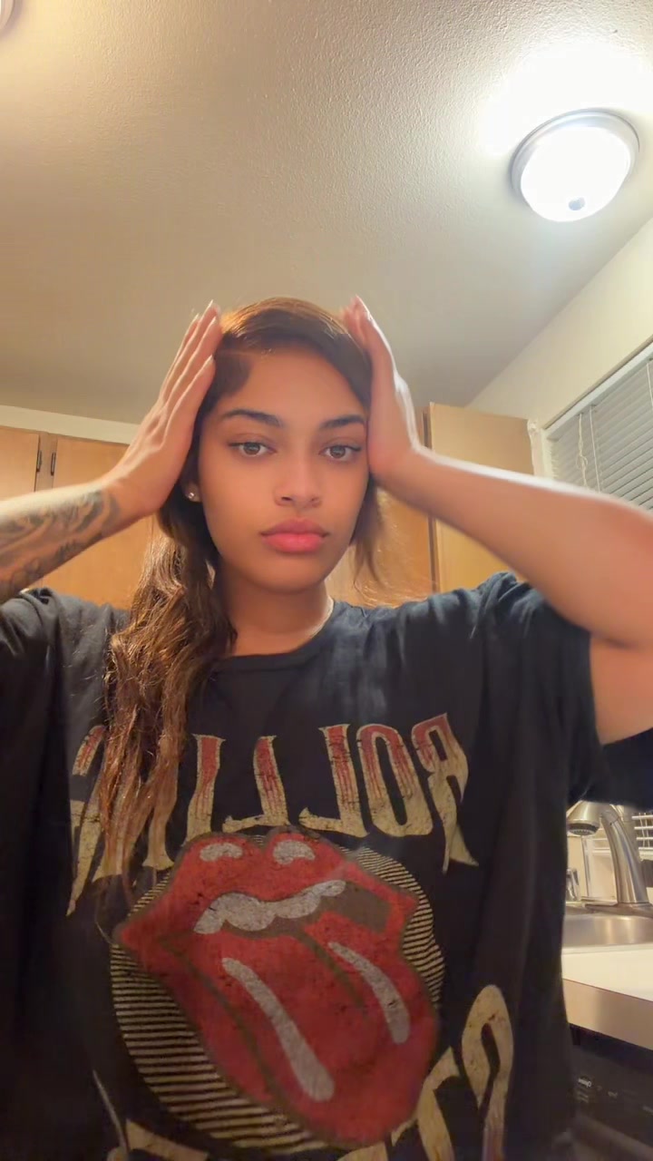 @Anaaa