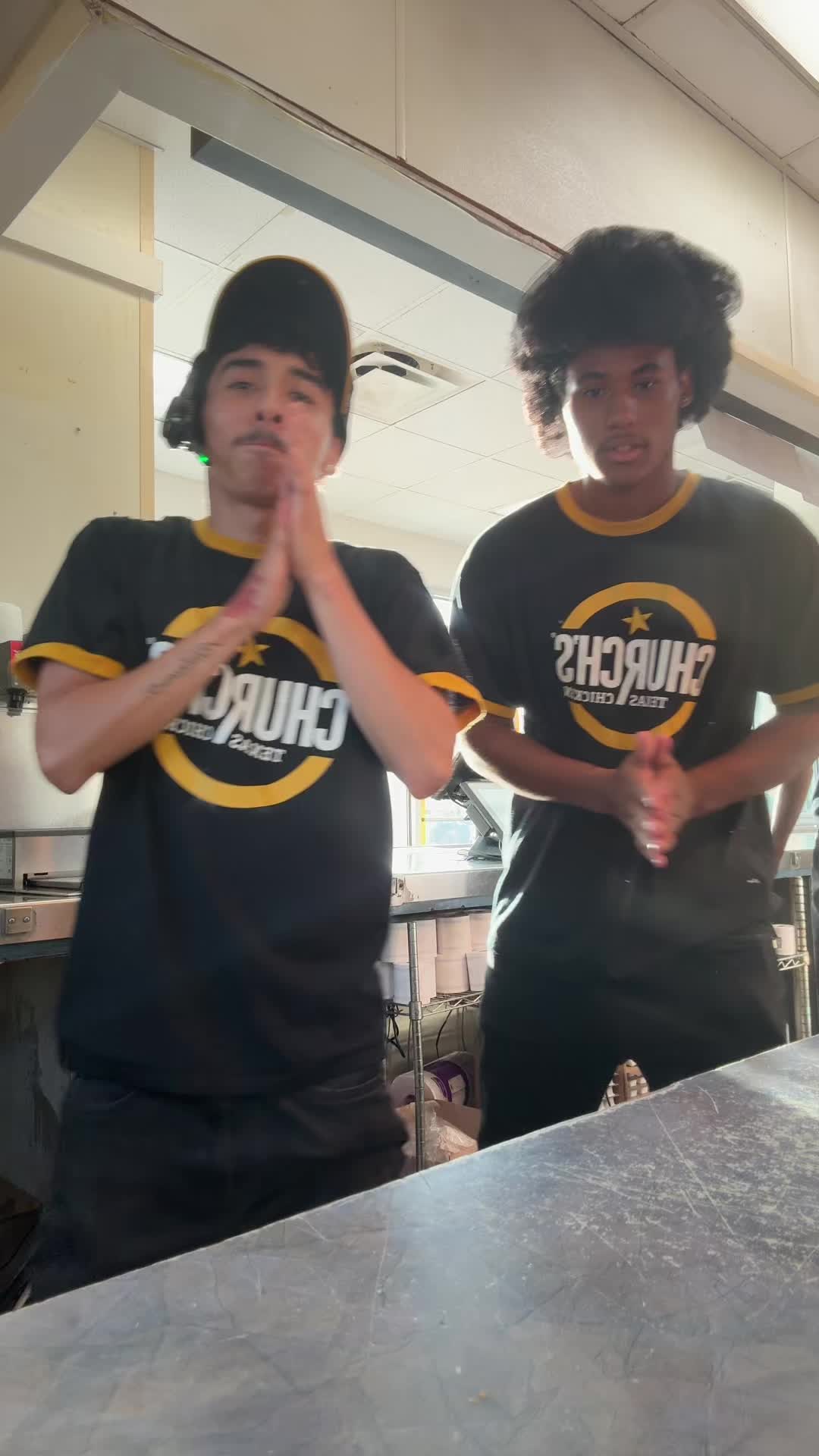 @⃟