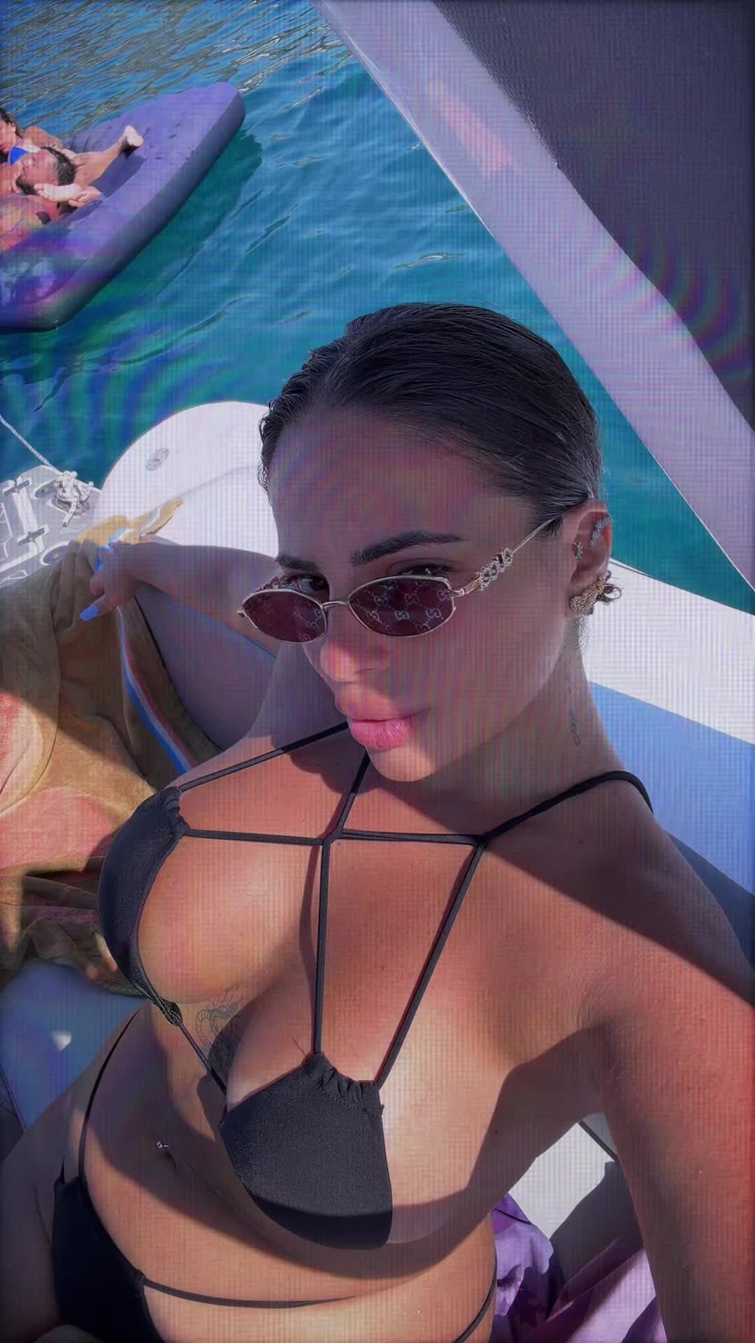 @Naomi Porto