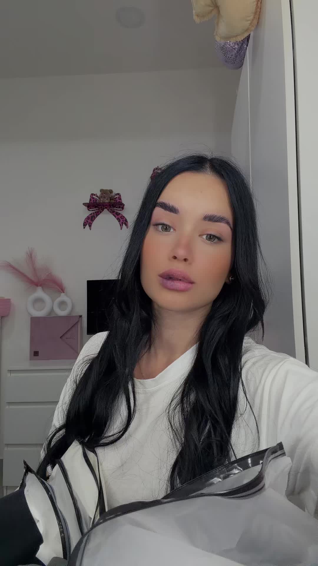 @tonyesara