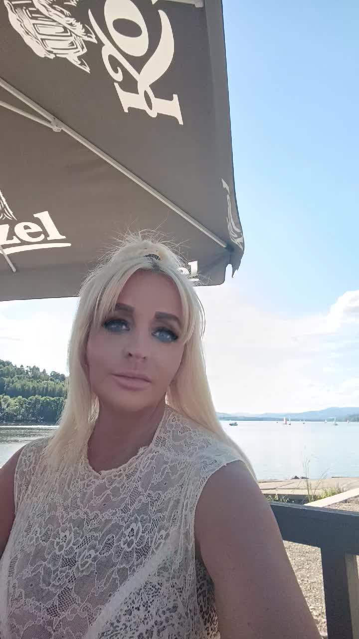 @Laluna
