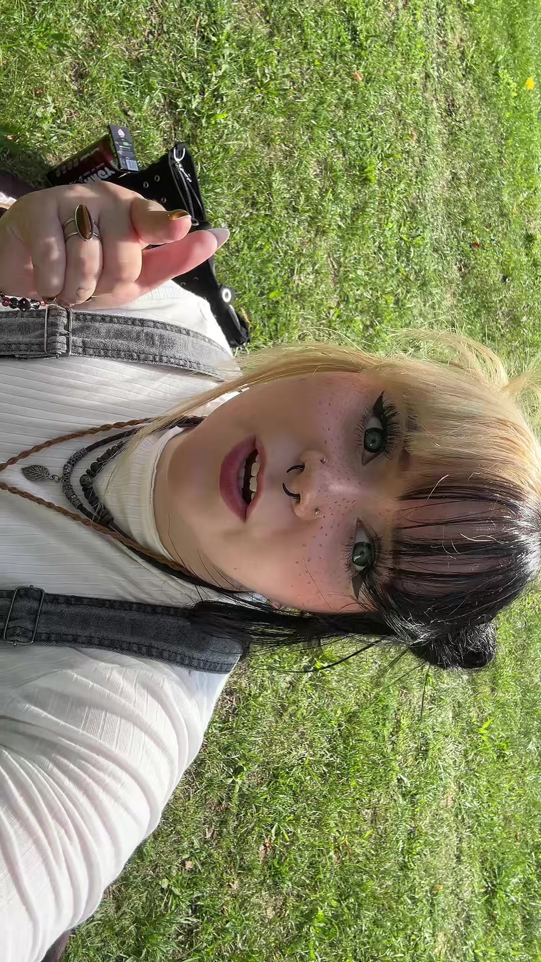 @Julie🖤