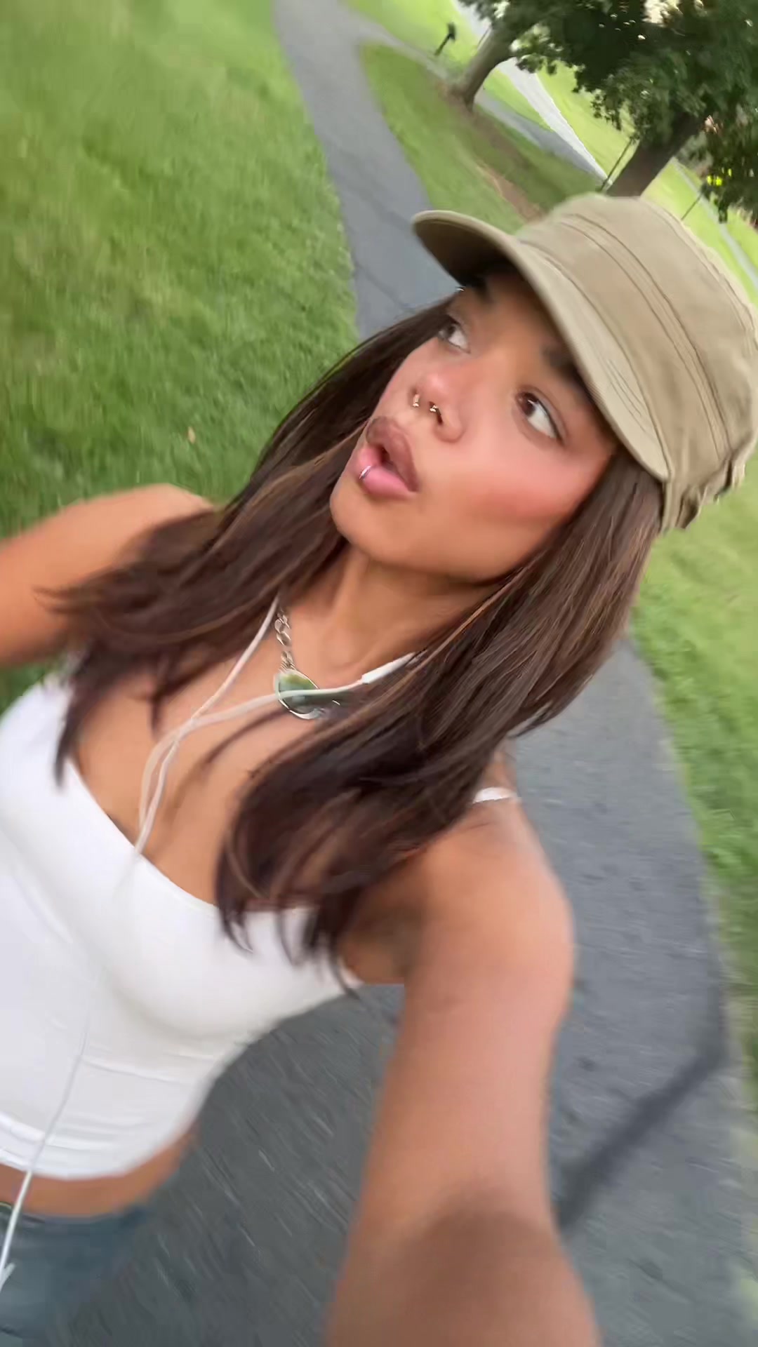 @brittney ⋆.ೃ࿔*:・