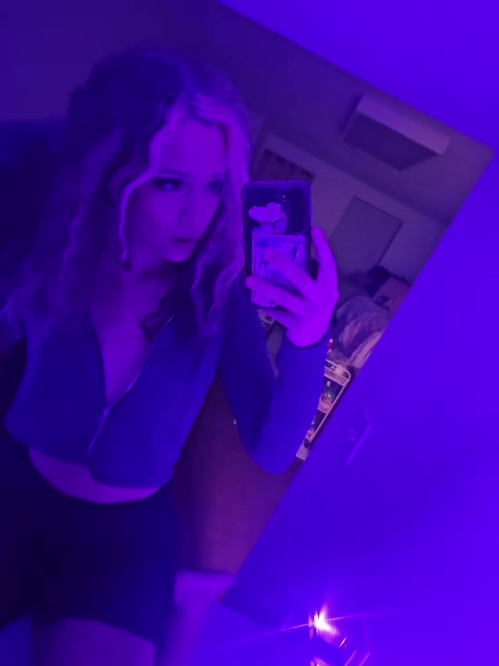 @🦄