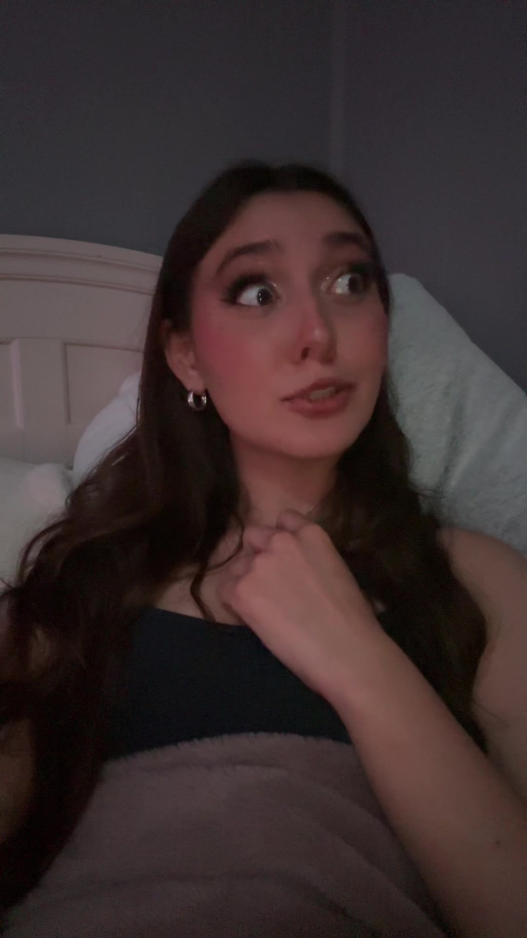 @:3