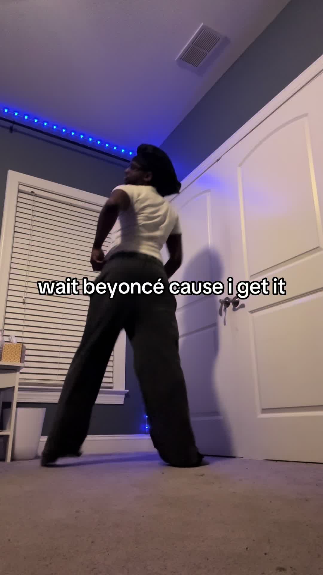 @𝘤𝘩𝘳𝘪𝘴 🐝
