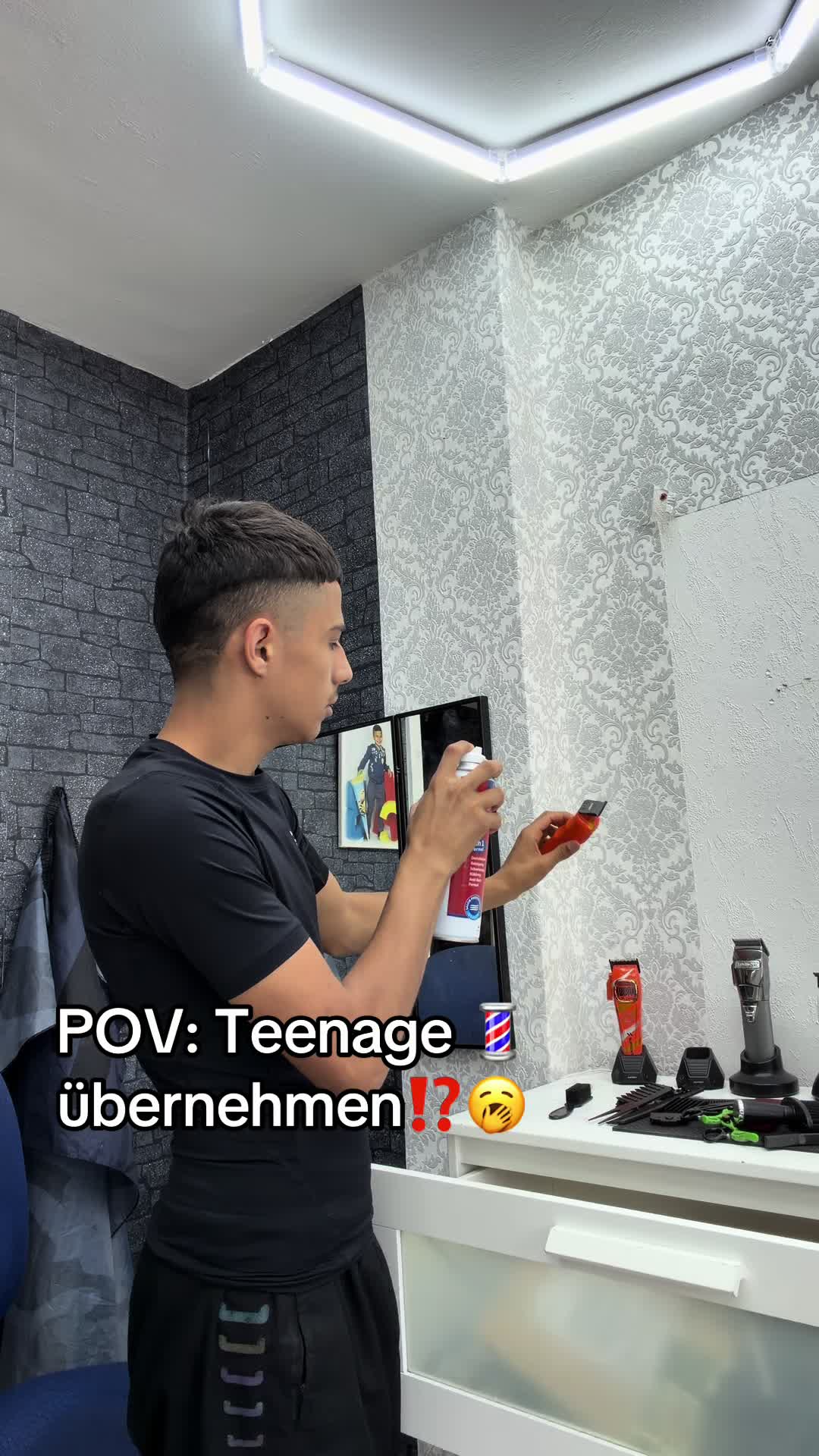 @| HCUTZ |