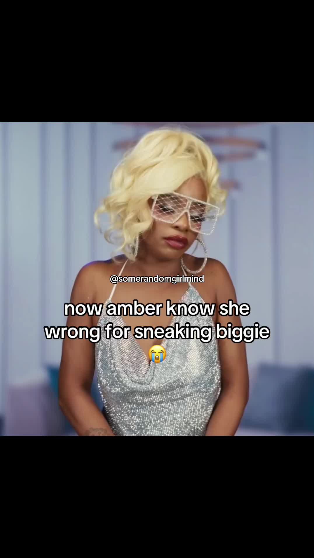 @⃟