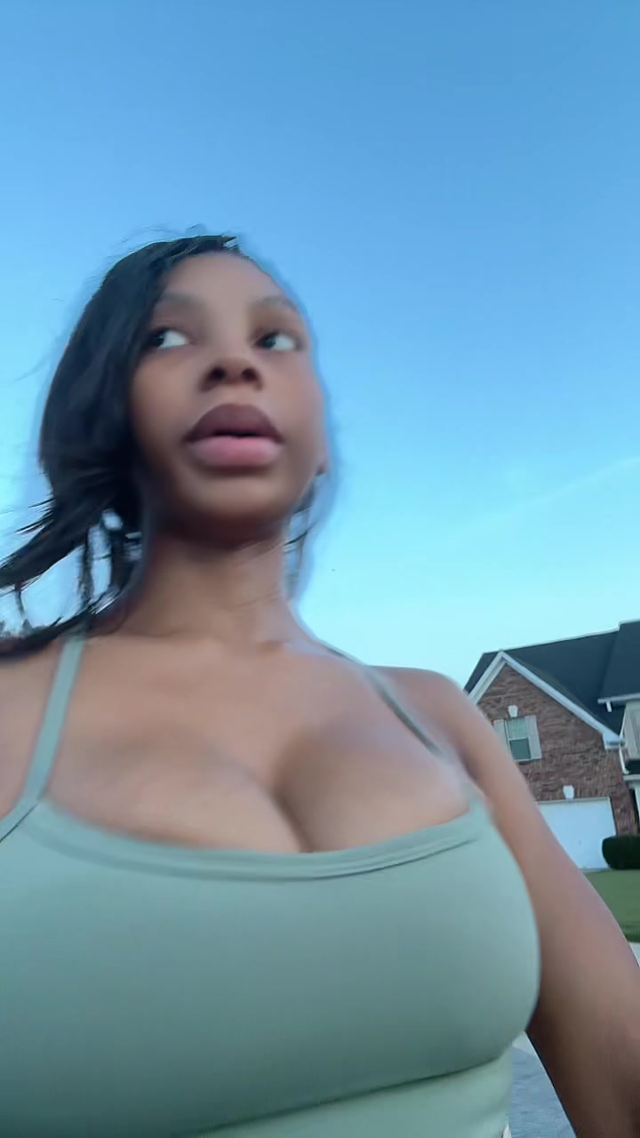 @Sharthebrat🎀