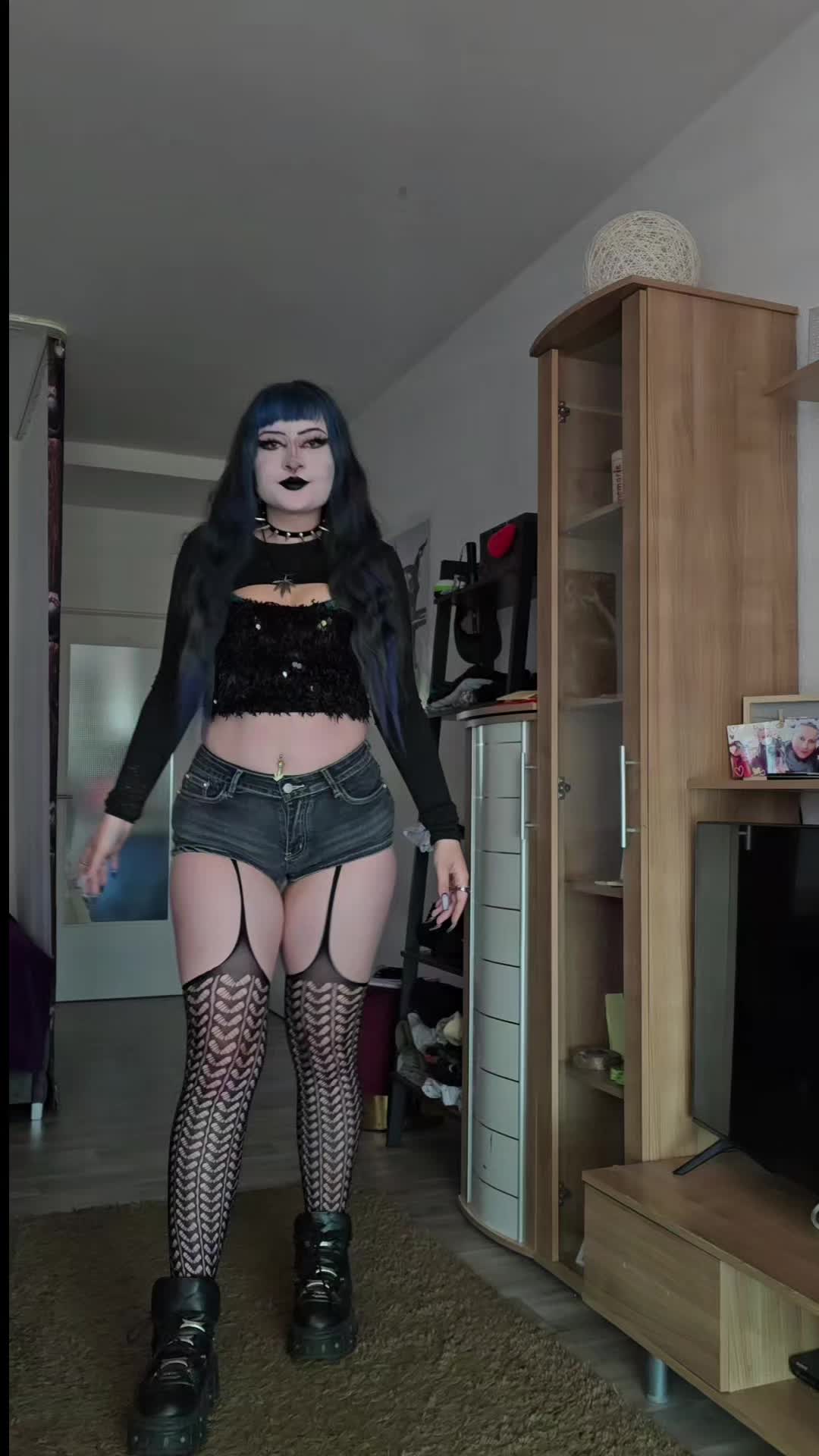 @vampire 🦇🐍