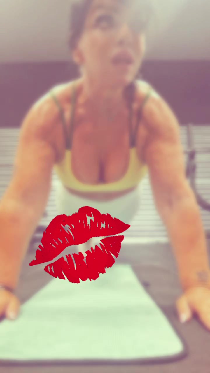 @melina105
