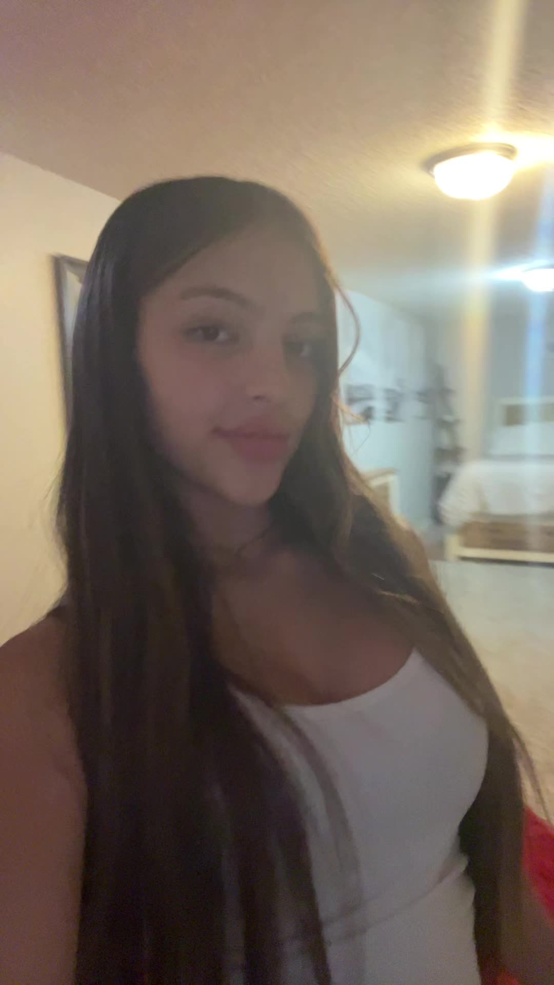 @bella.