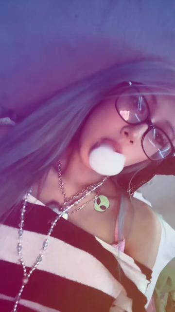 @angelica &bull;.&bull;