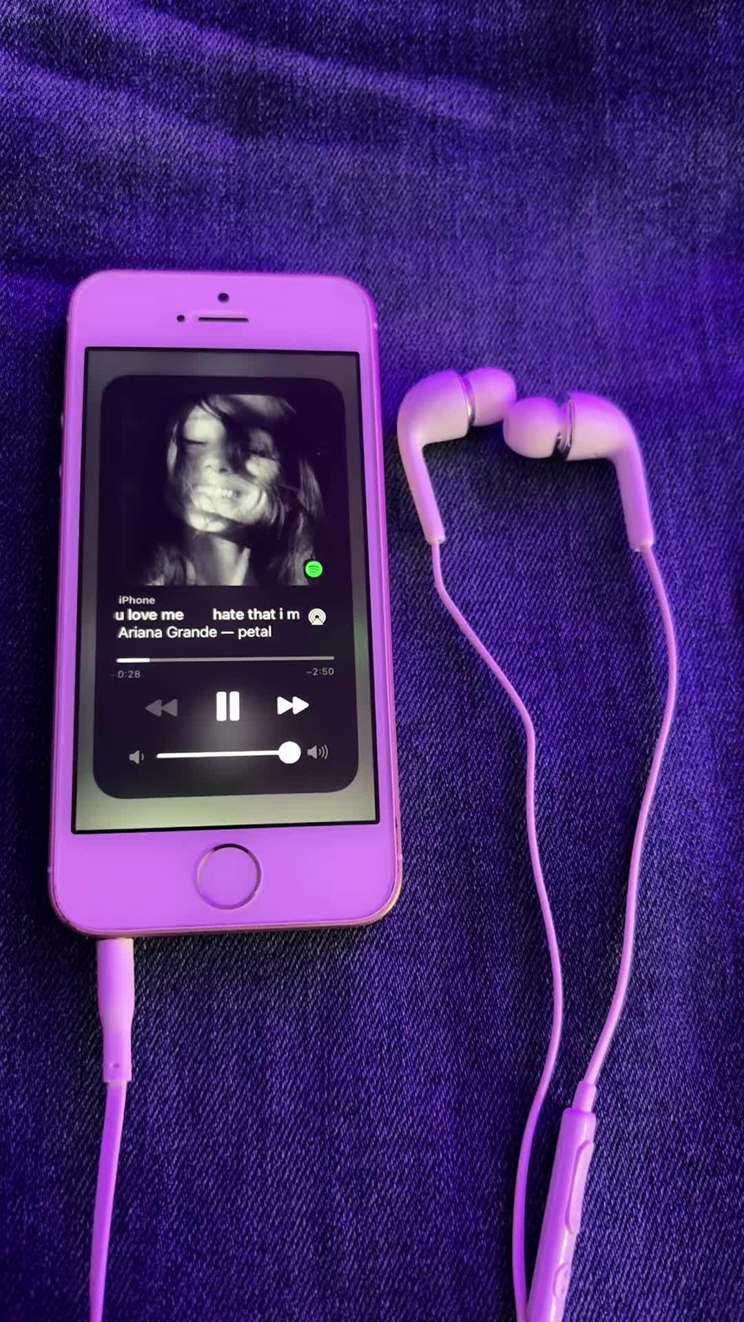 @𖣂