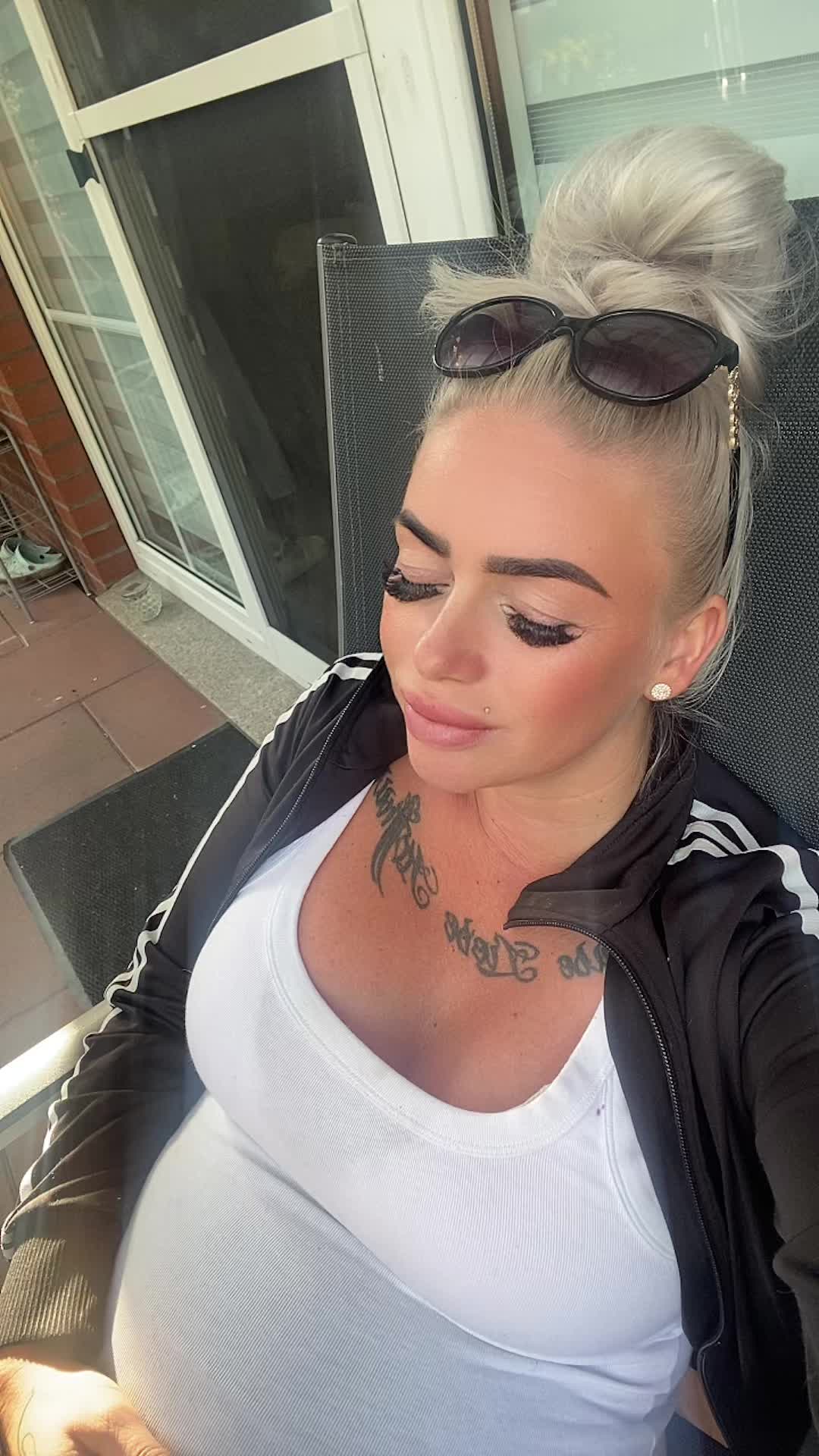 @Nini_one