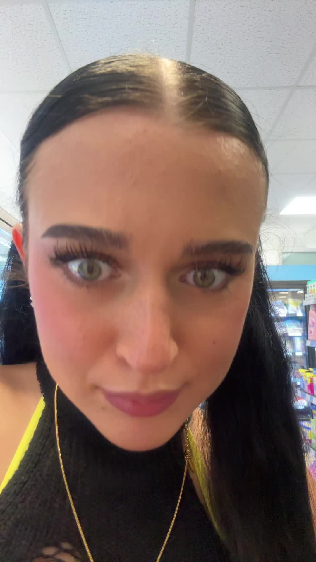 @freakyykiiki