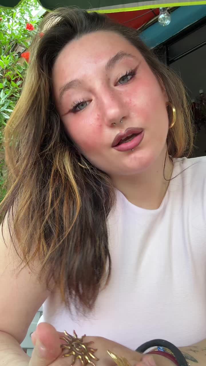 @Allegra🏳️🌈