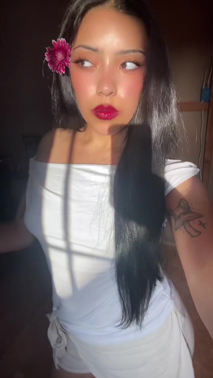 @<3