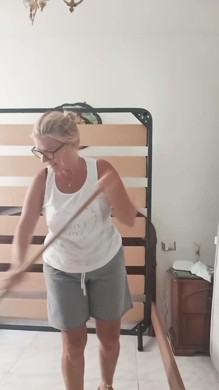 @annabionda70