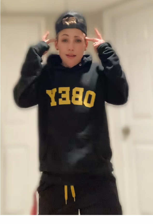 @TiꓘToꓘKRiƧTA 🐝