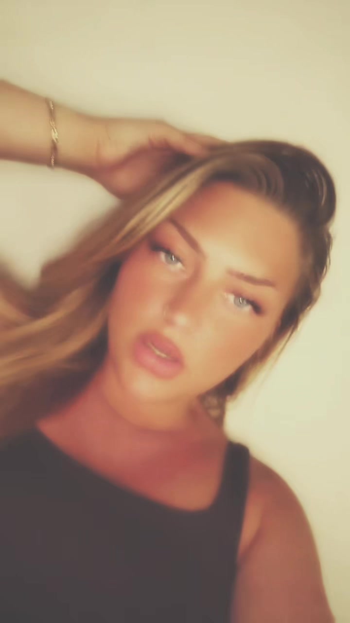 @Lisa_