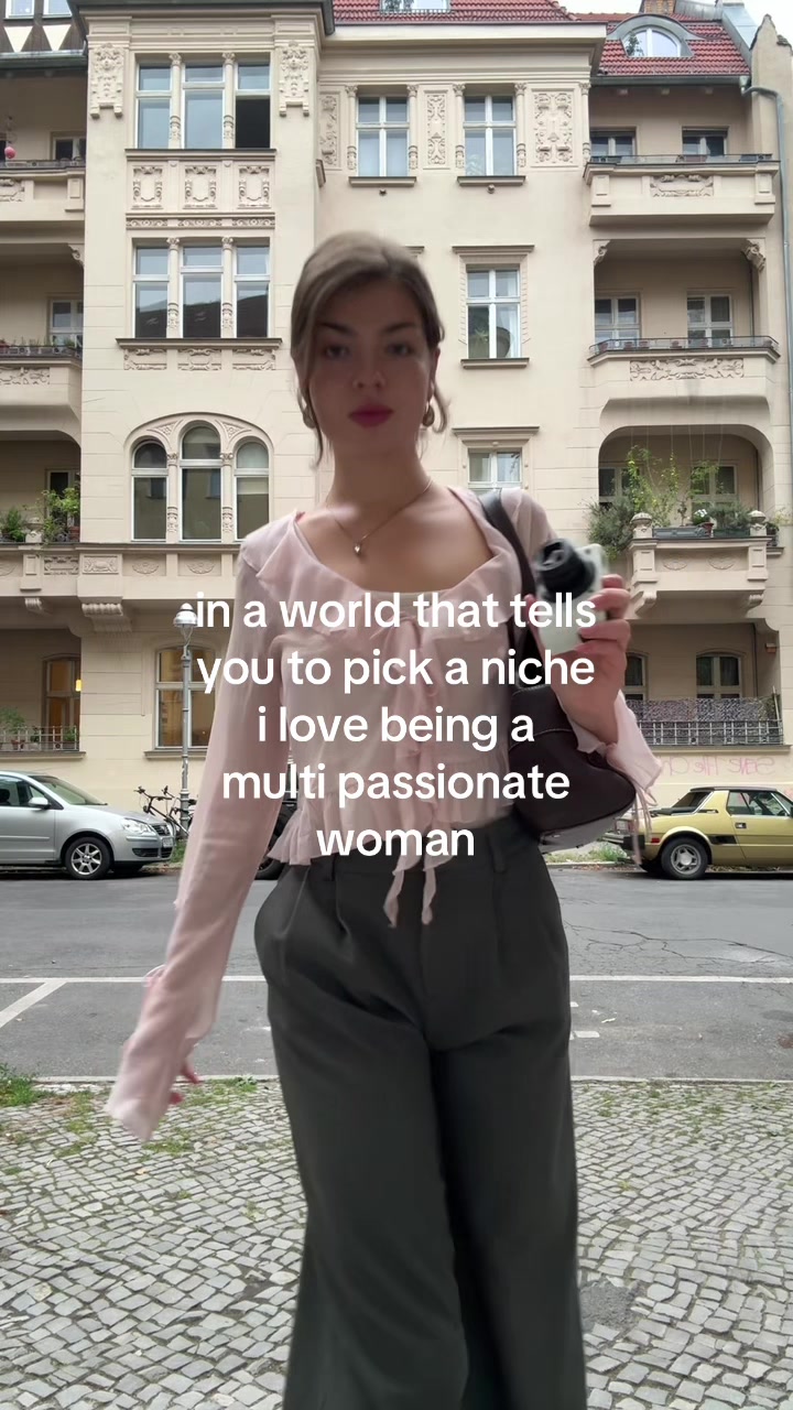 @lara maría ✶