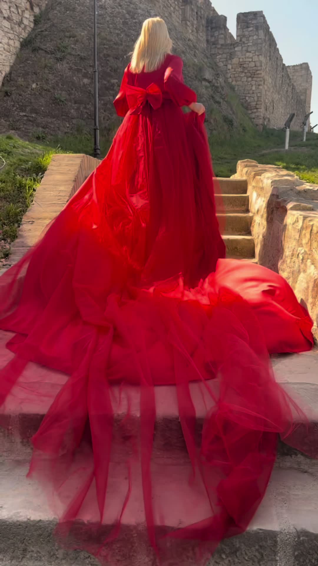 @FlyingDressesBelgrade