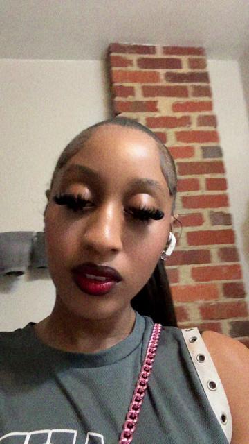 @Nia Simone