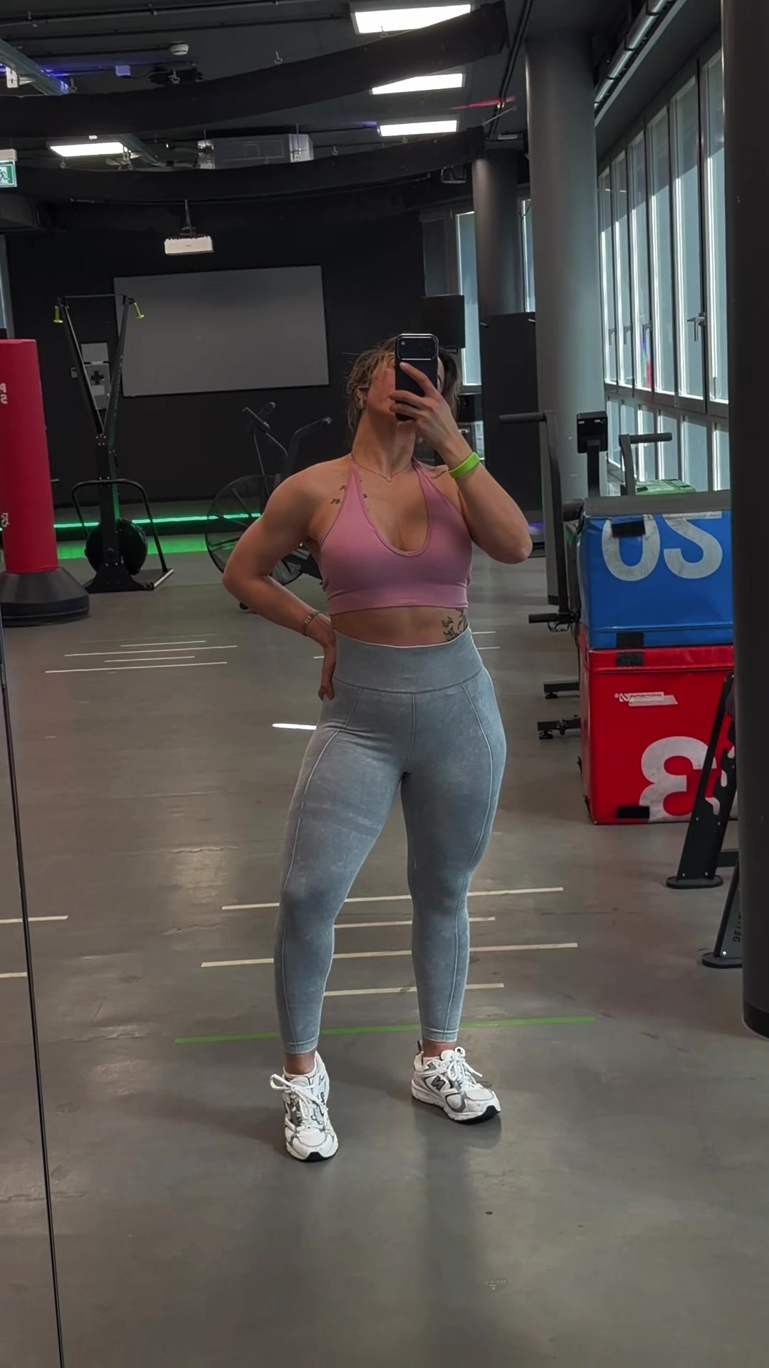 @parisa