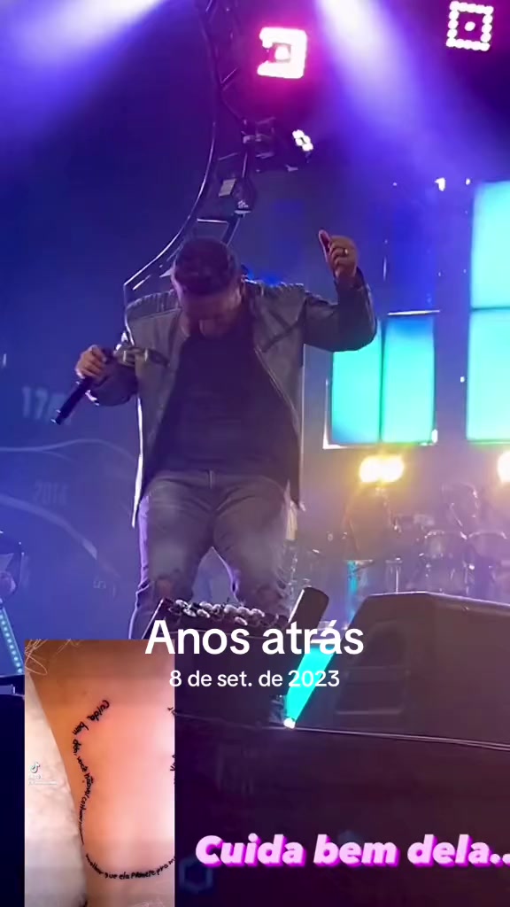 @M&ocirc;nica
