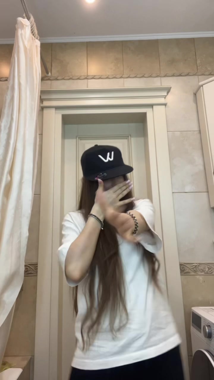 @konuliannna