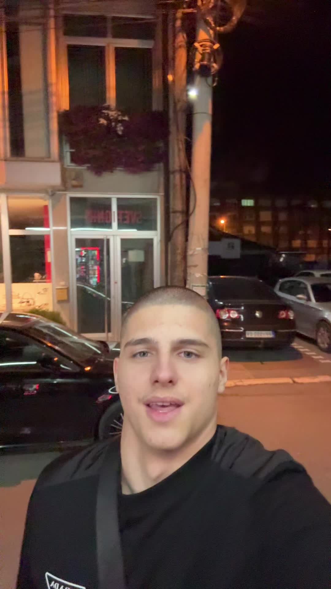 @Dinćeffm