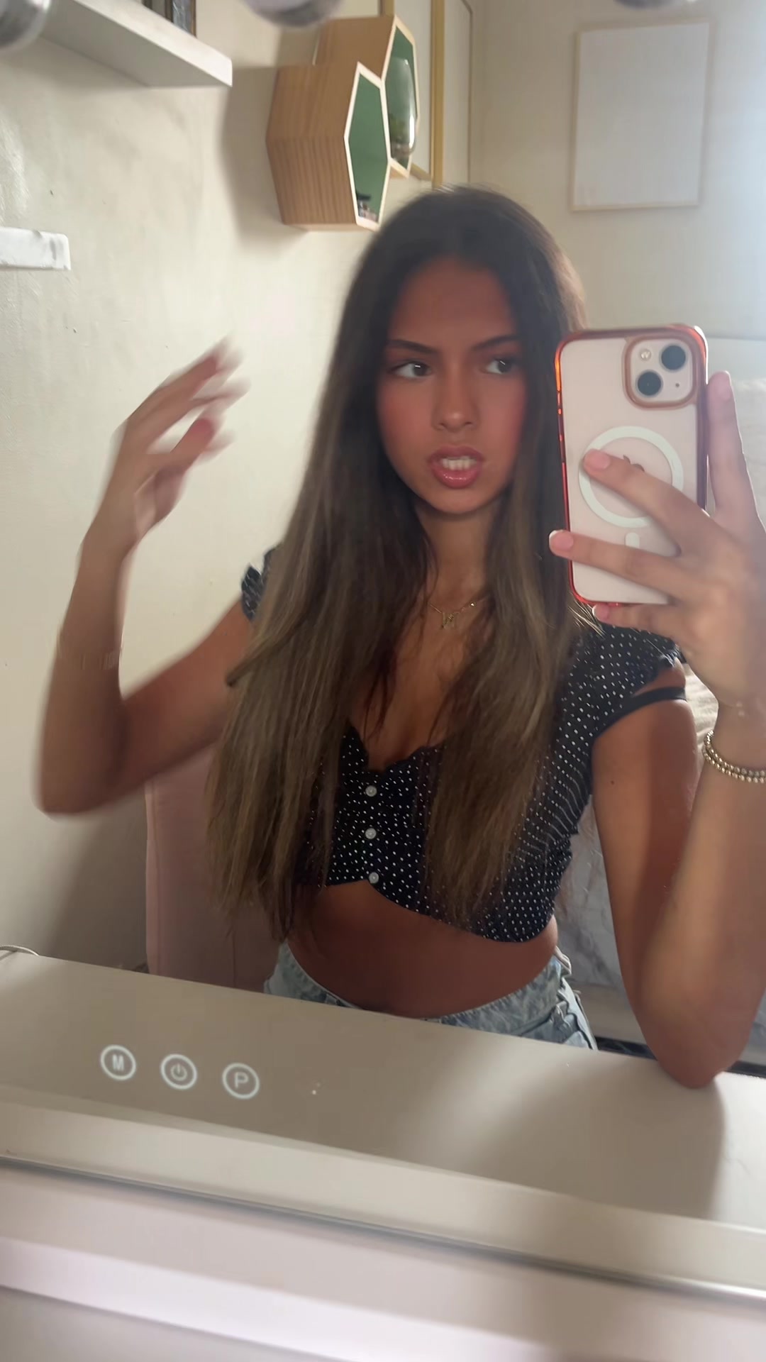 @neomi.marie