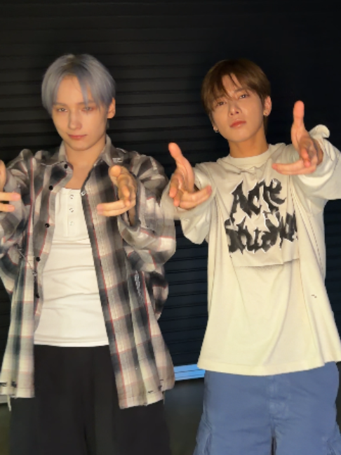 @TOMORROW X TOGETHER