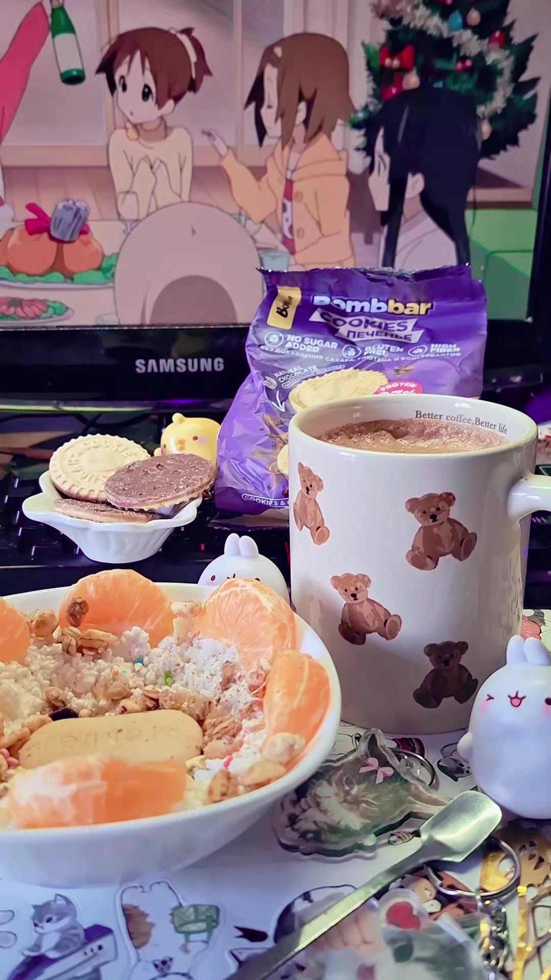 @тгк: вика кушает ♡!!