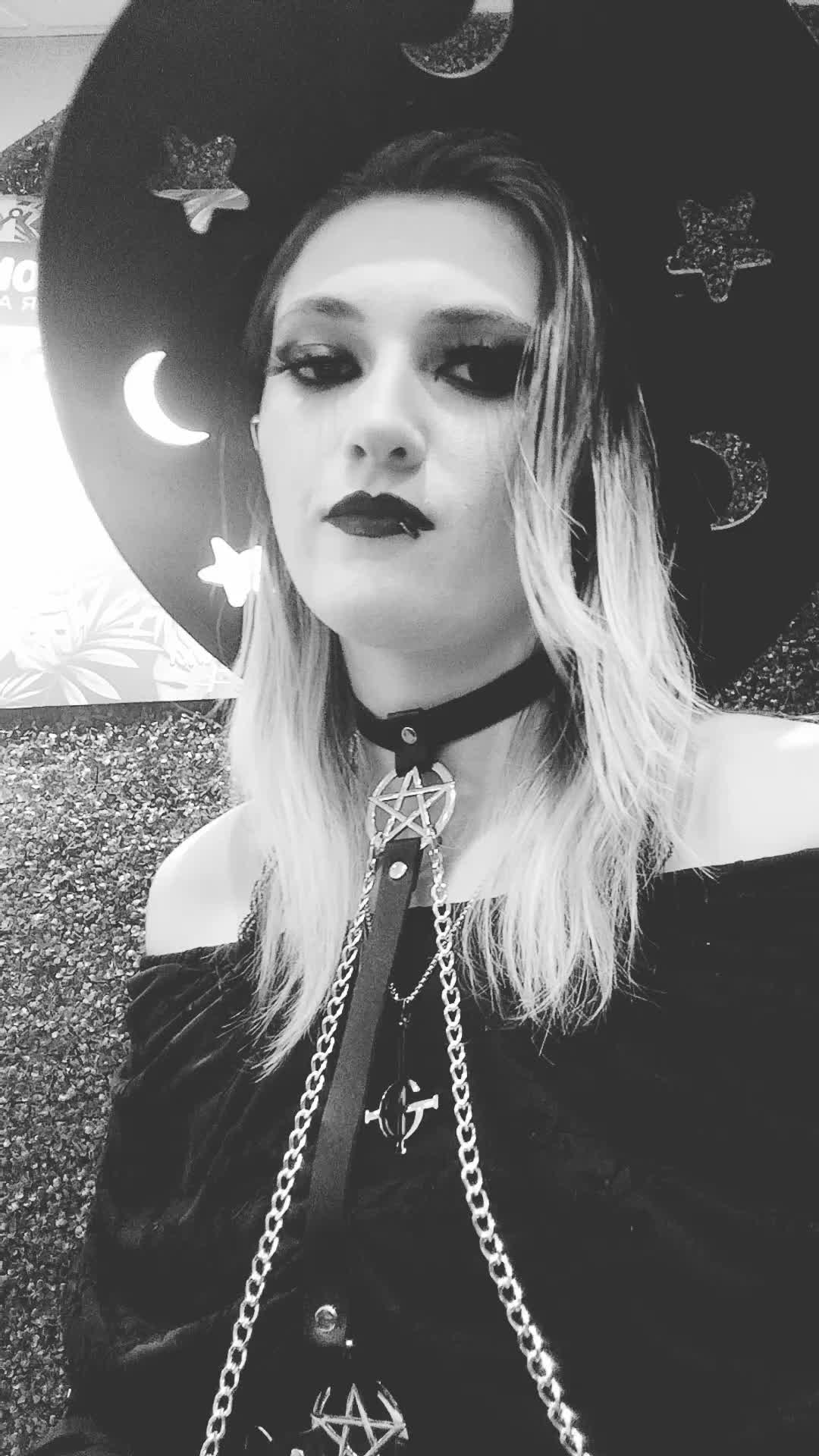 @Goth Mortician
