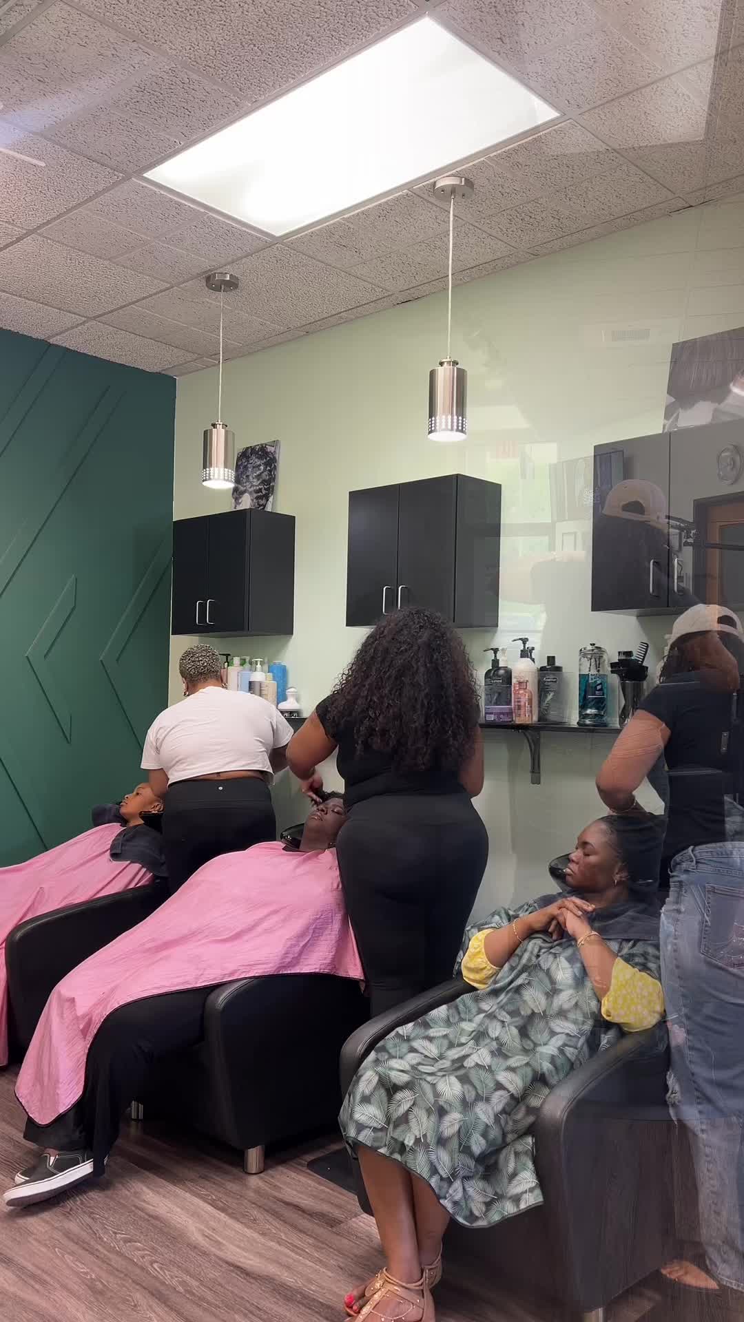 @Nikki Robinson| Nu U Salon