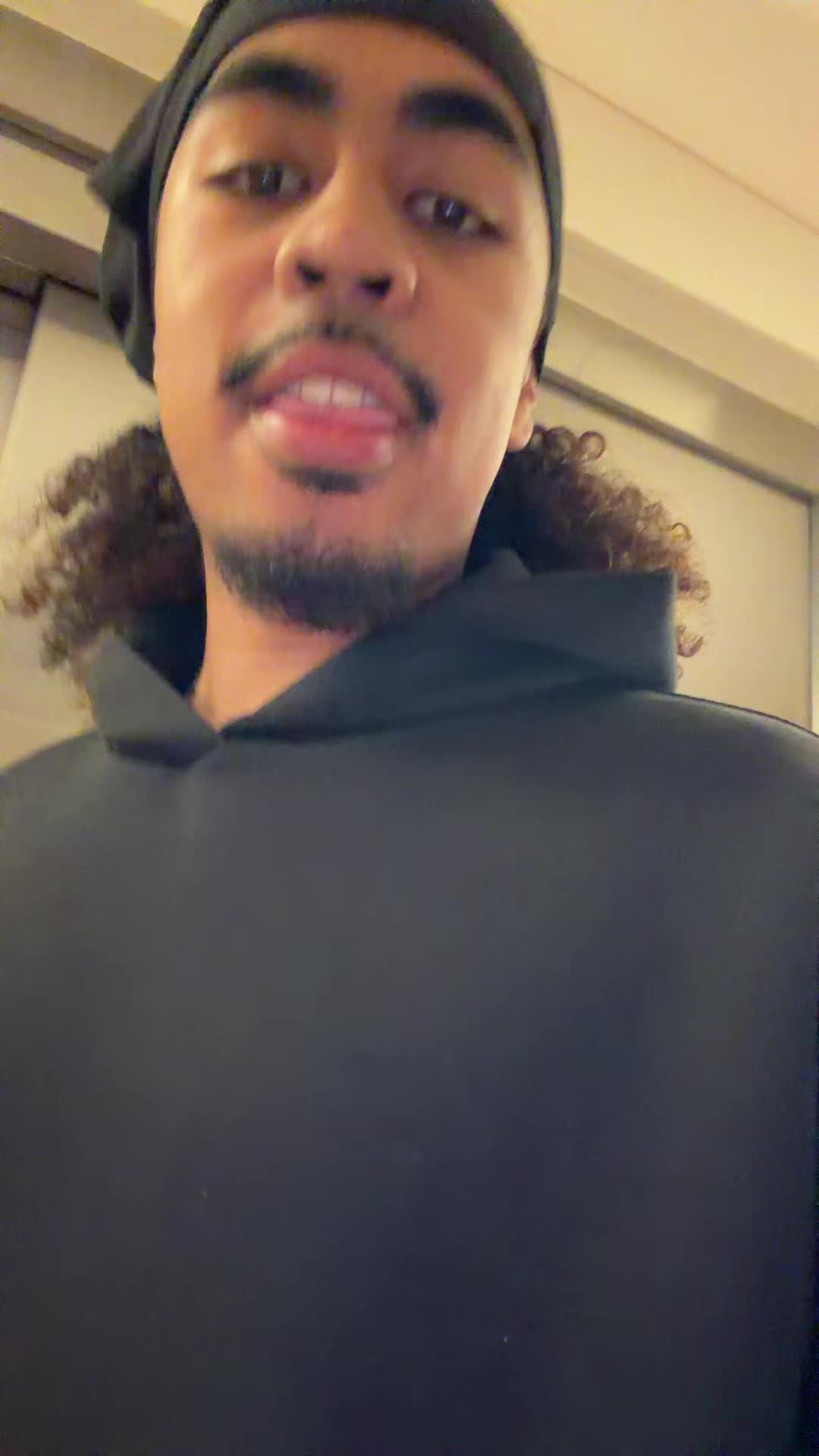 @M.yn