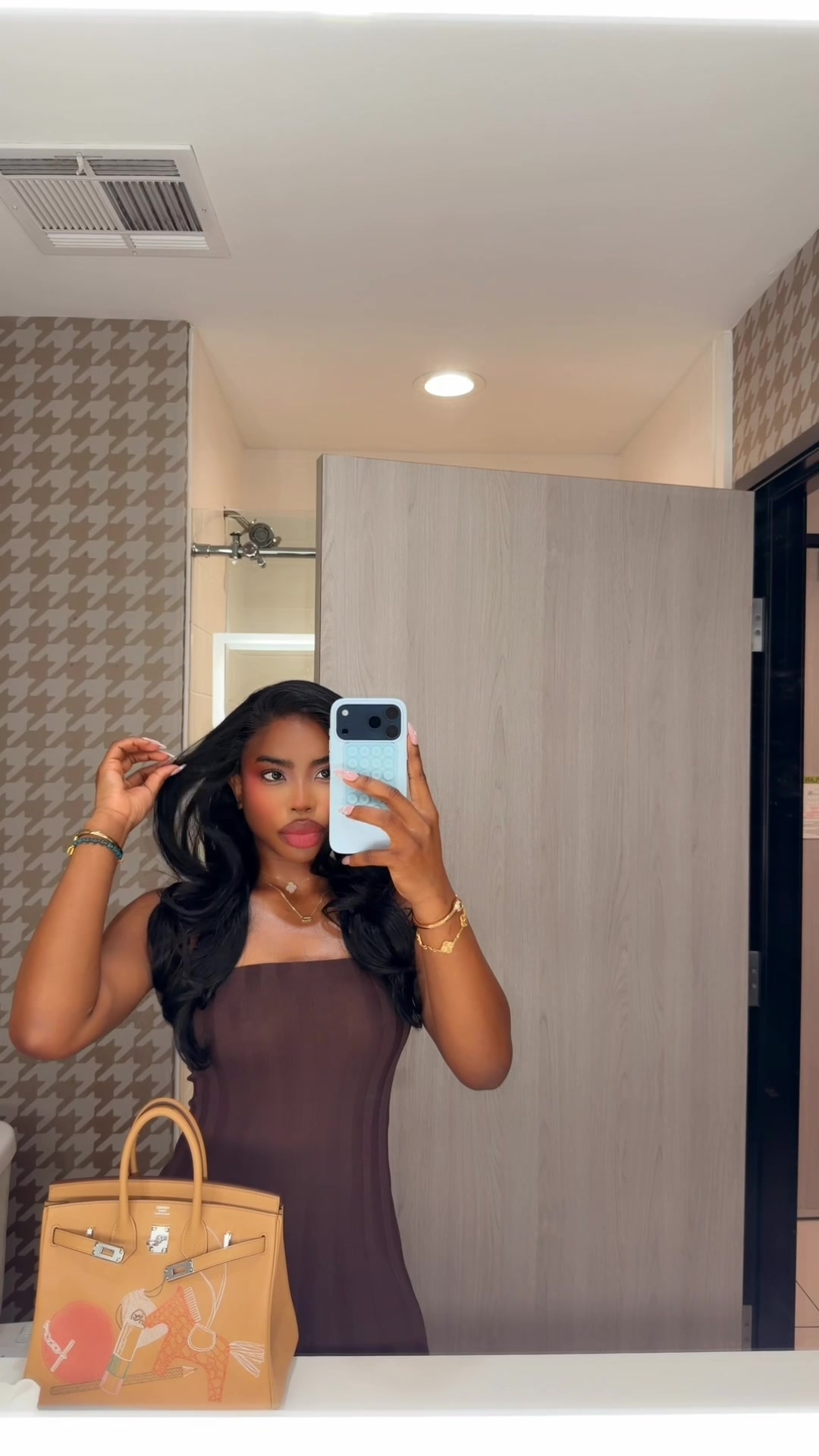 @Nnechie