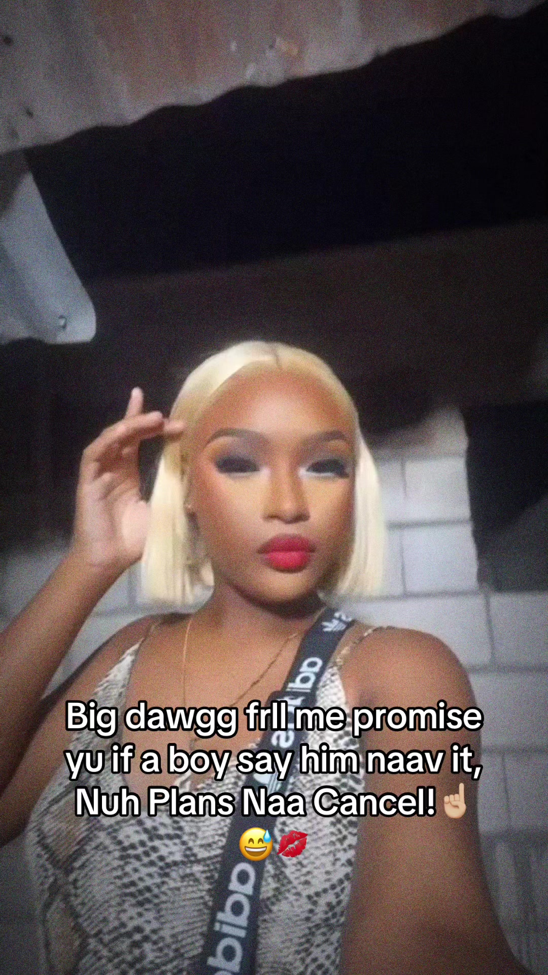 @niaabaee__