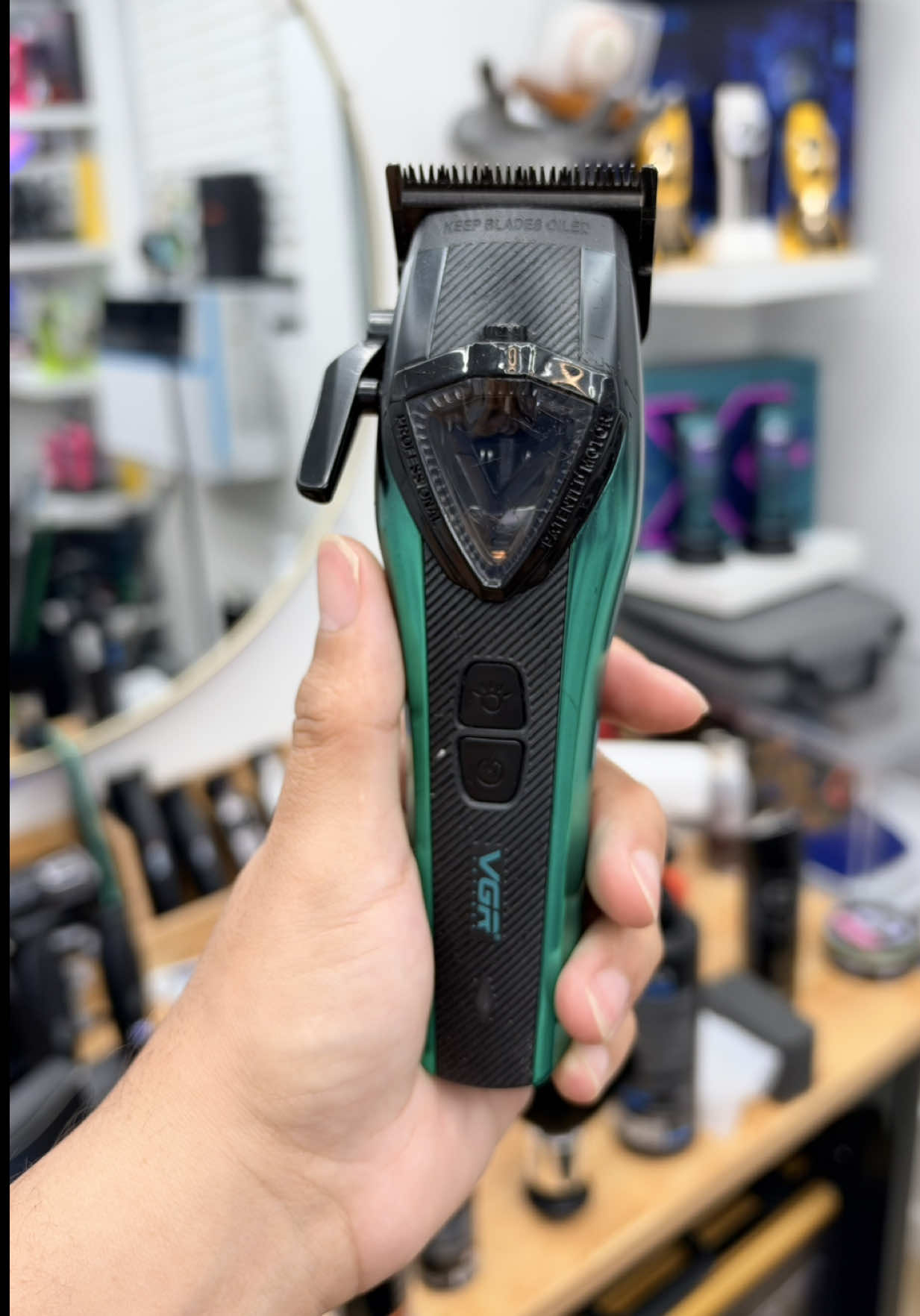 @Jisai Barber