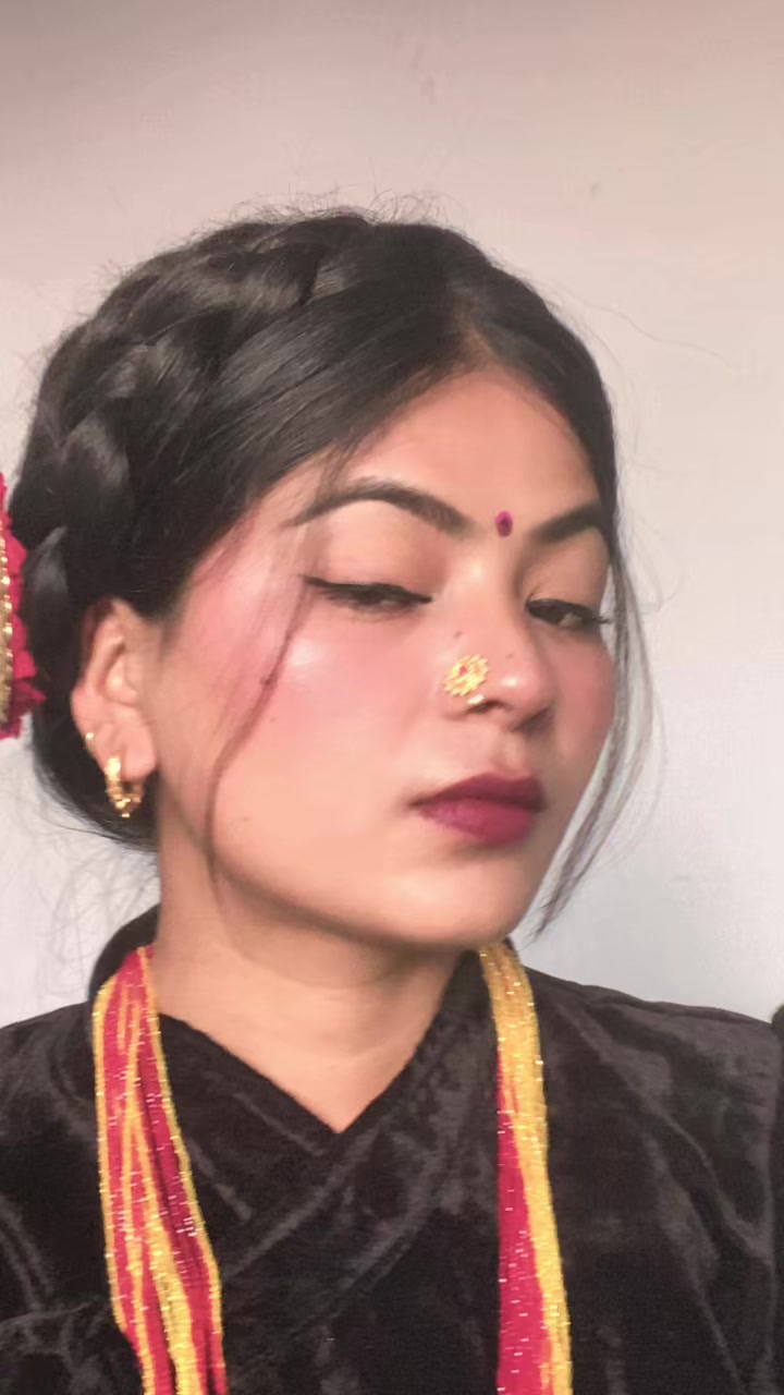 @Nisha bohara 👑