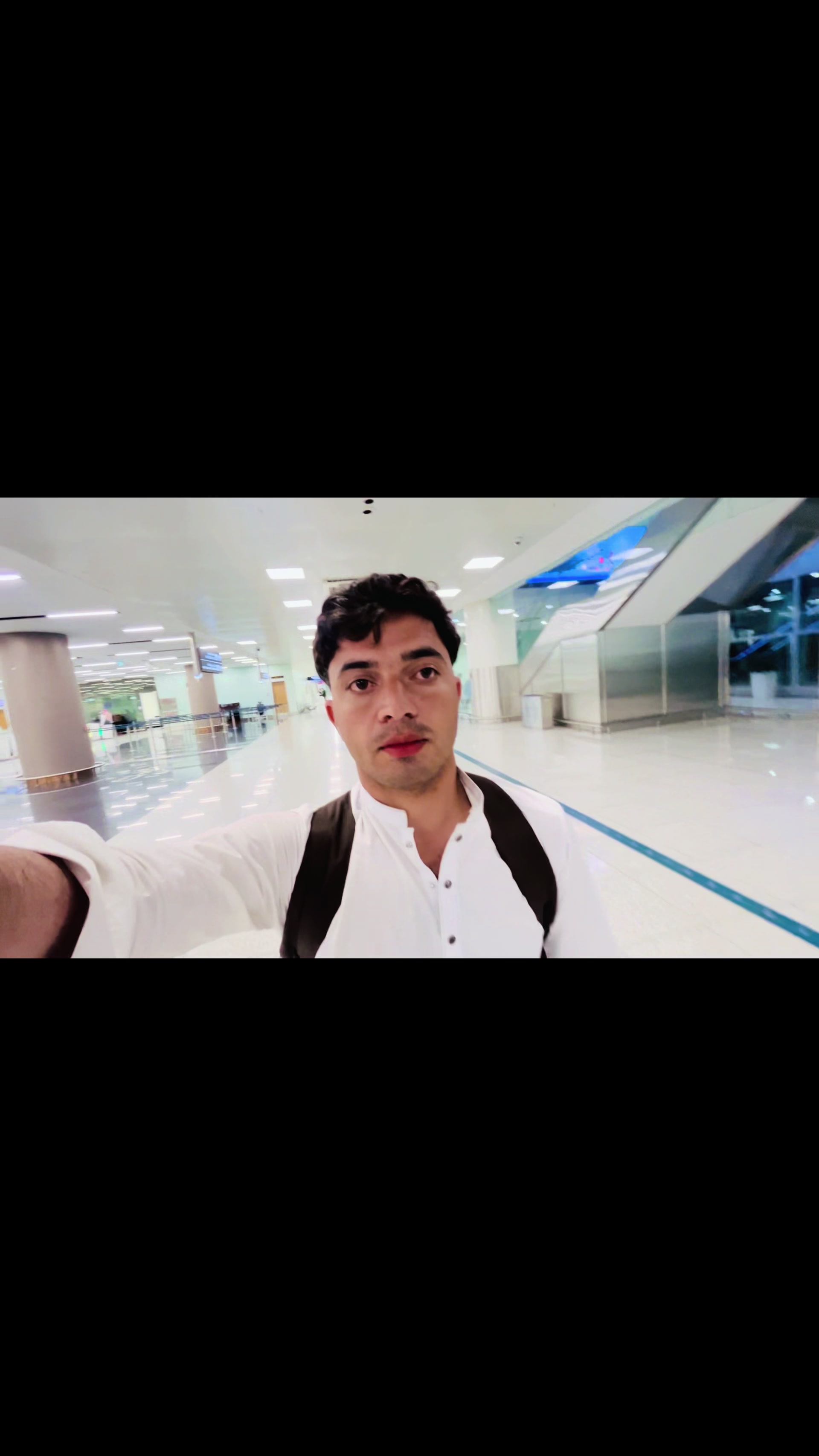 @Alx Zada Vlogs