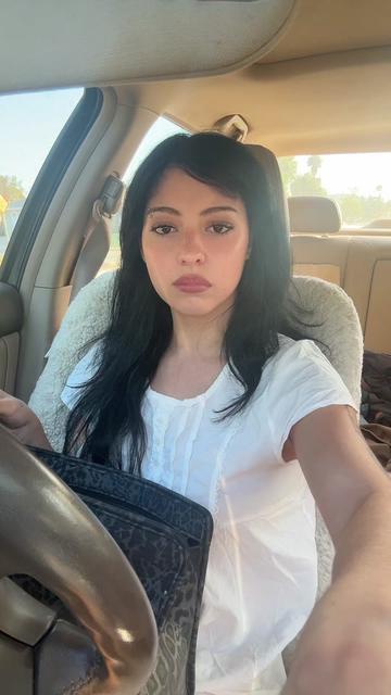 @Ava