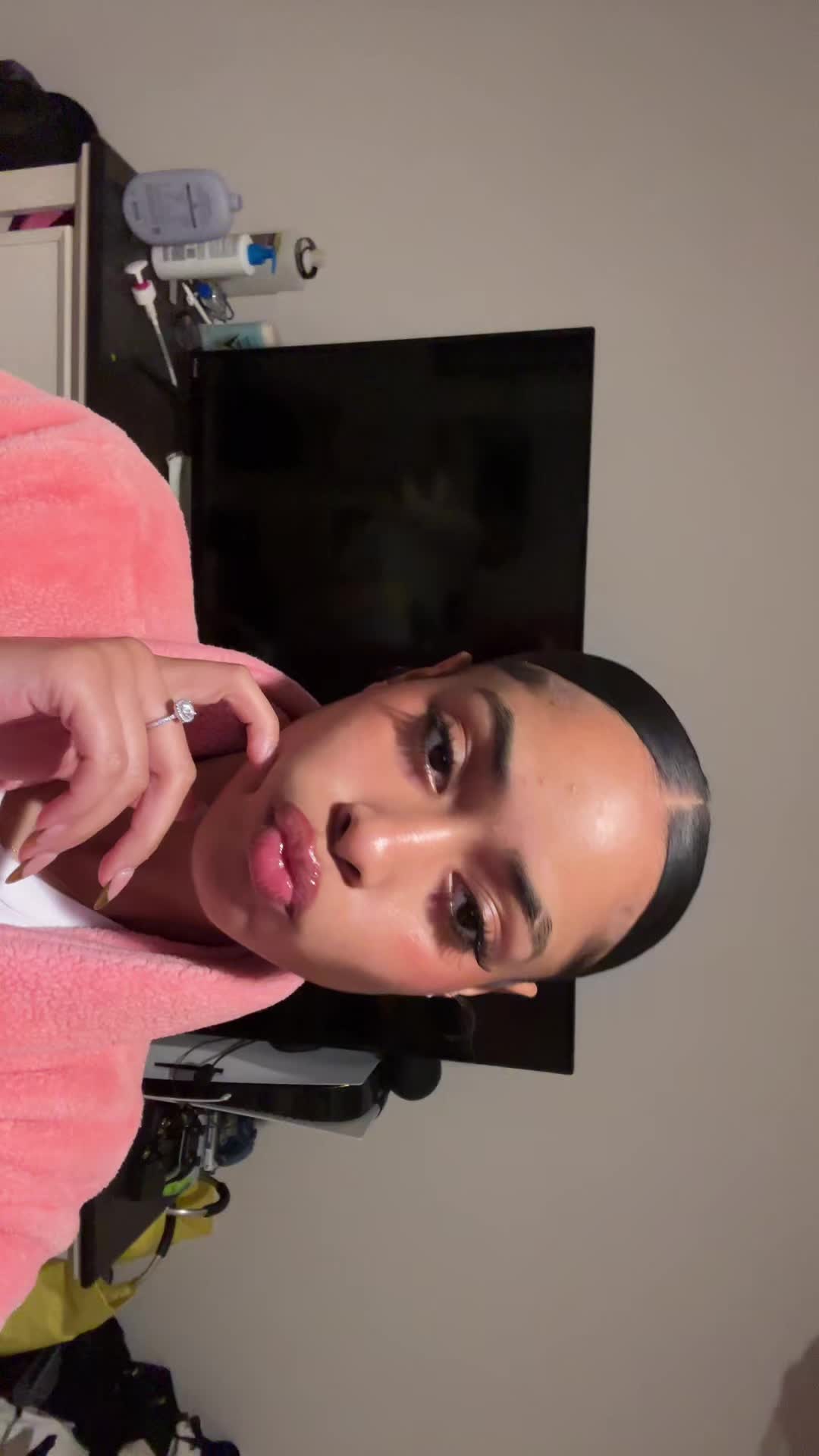 @❦