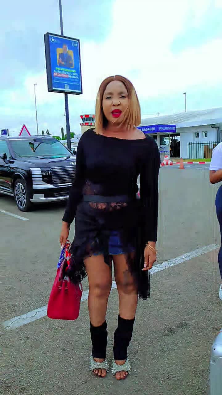 @estar jolie officie 🇨🇮